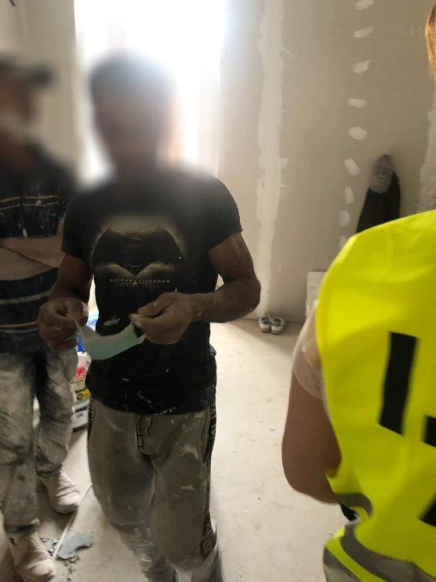 Inspectorii de muncă arădeni au făcut mai multe controale în construcții