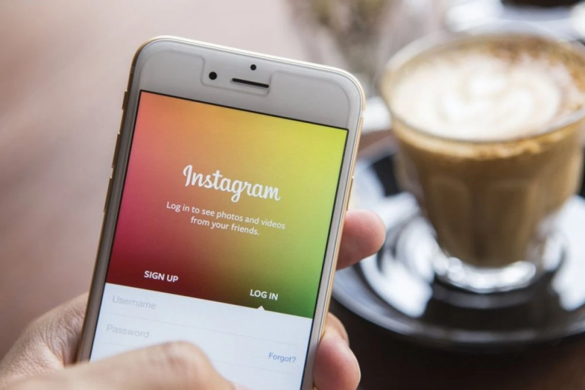 INSTAGRAM INTRODUCE O FUNCȚIE PENTRU MODERAREA COMENTARIILOR