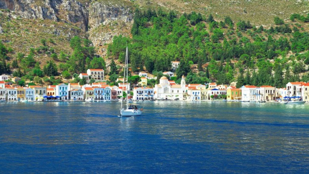 Insula din Grecia liberă de Covid, unde toți locuitorii au fost vaccinați