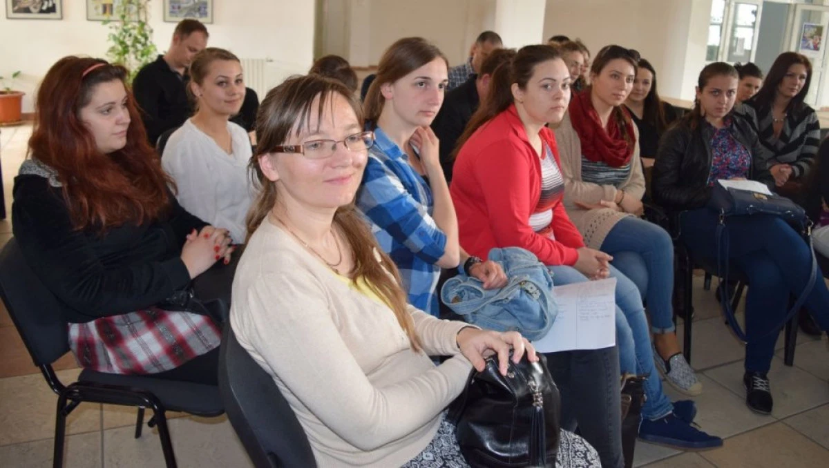ÎNTÂLNIRE DE SUFLET ÎNTRE PROFESORI, FOŞTI ŞI ACTUALI STUDENŢI, LA UAV