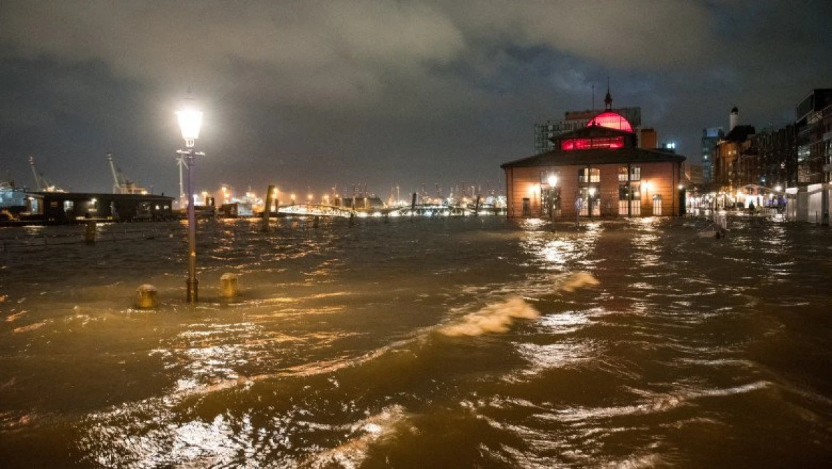 Inundație puternică în Hamburg, fix în ziua în care acum 60 de ani o furtună a ucis 315 oameni