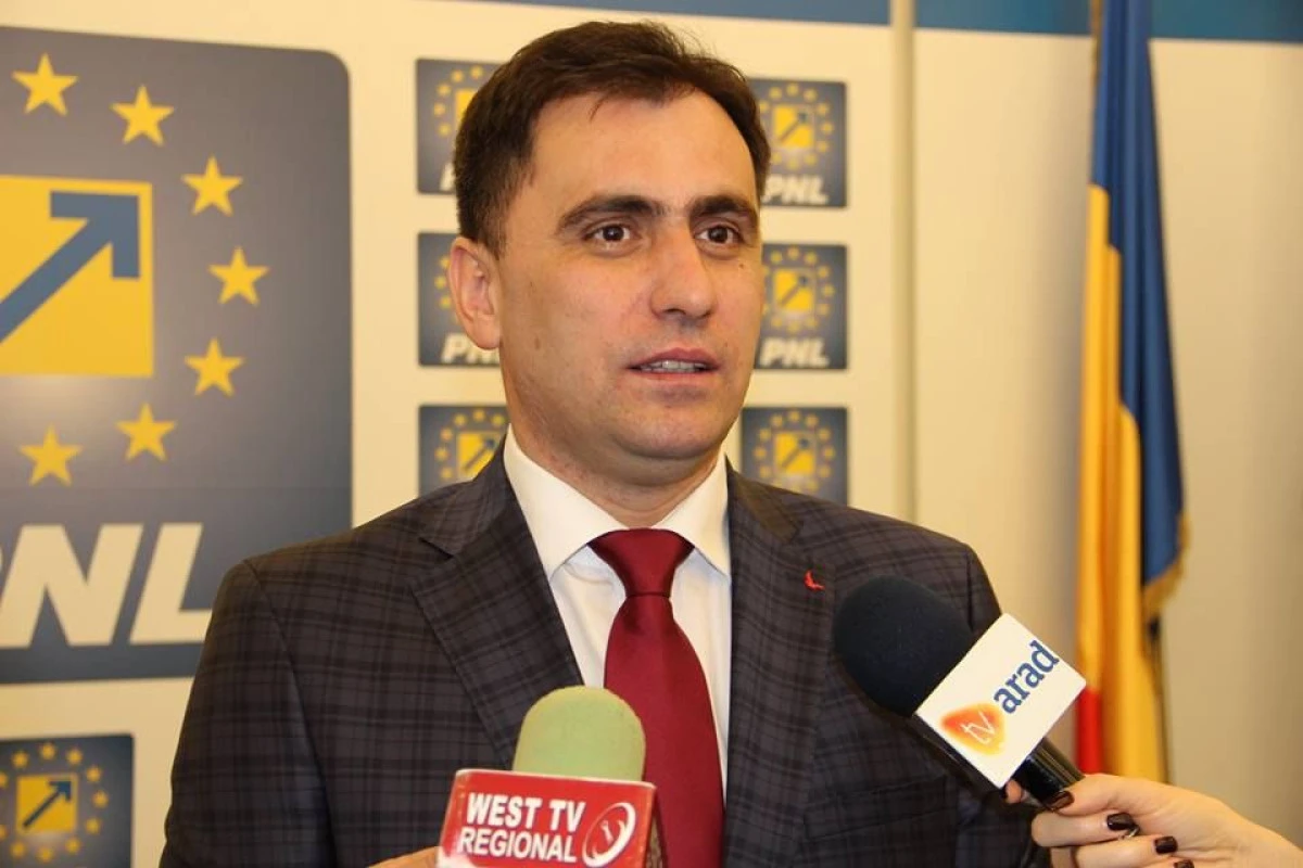 IOAN CRISTINA A DEMISIONAT DIN FUNCTIA DE CO-PRESEDINTE AL PNL ARAD