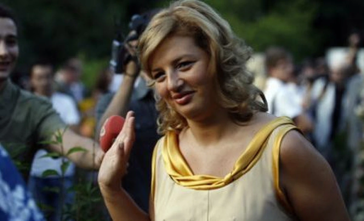 IOANA BASESCU S-A CASATORIT IN SECRET. EBA A LIPSIT DE LA CEREMONIE