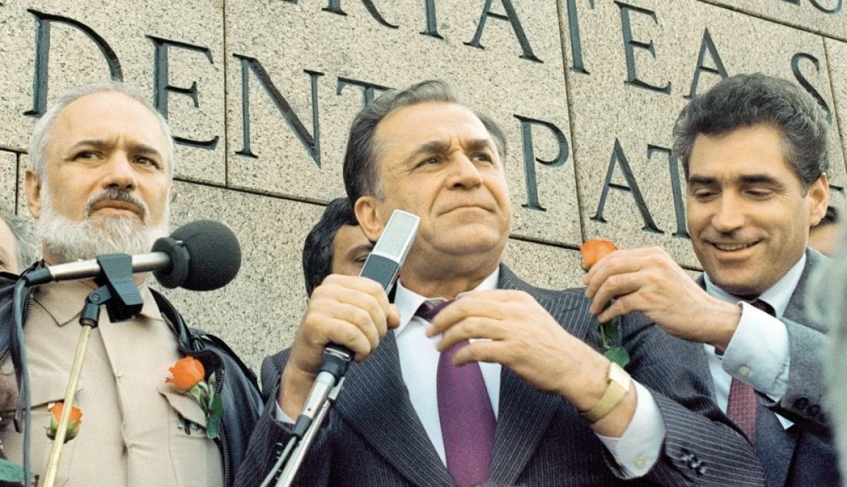 Ion Iliescu, Petre Roman și Gelu Voican Voiculescu pot fi urmăriți penal