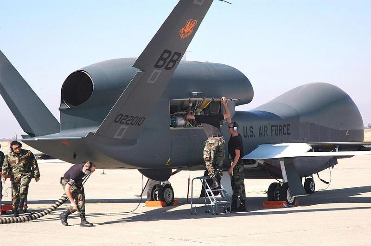 Iranul anunță că a doborât o dronă spion americană