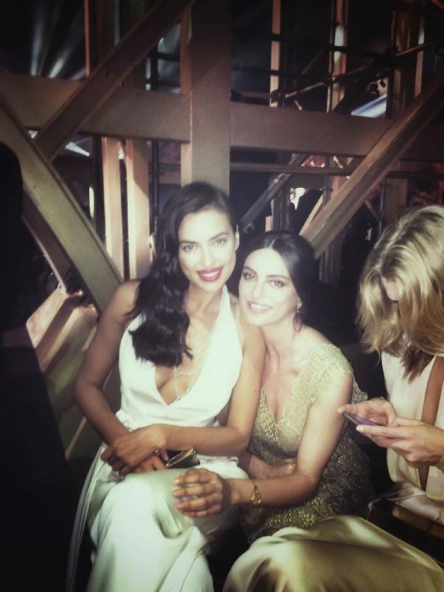IRINA SHAYK SI CATRINEL MENGHIA, PRIETENE LA CATARAMA! CE AU FACUT IMPREUNA LA FESTIVALUL DE LA CANNES