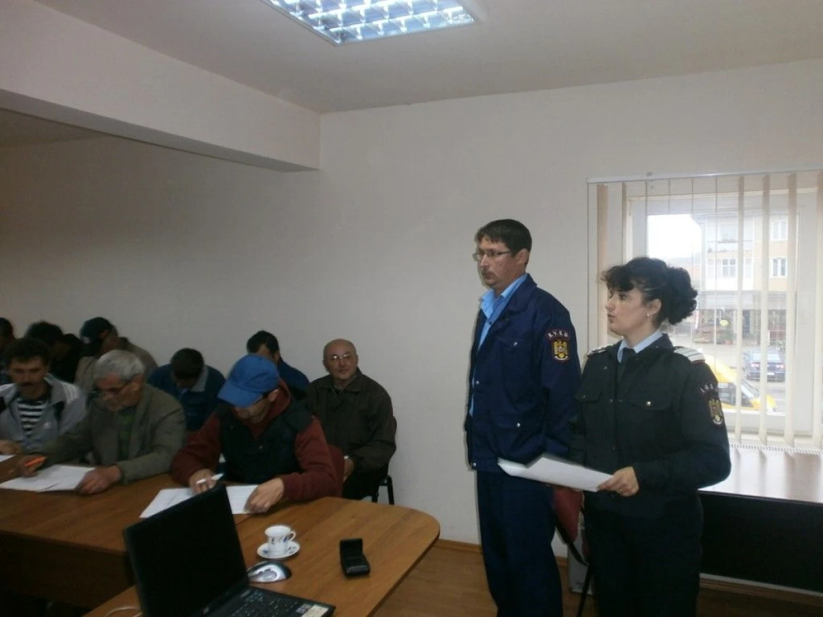 ISU ARAD A ORGANIZAT UN CURS DE PREGATIRE CU PERSONALUL DIN SERVICIILE VOLUNTARE