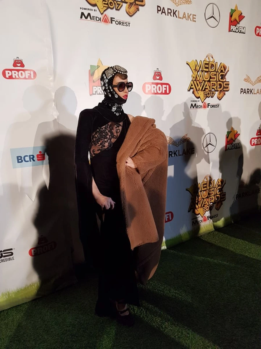 Iulia Albu, de nerecunoscut la gala Media Music Awards 2017