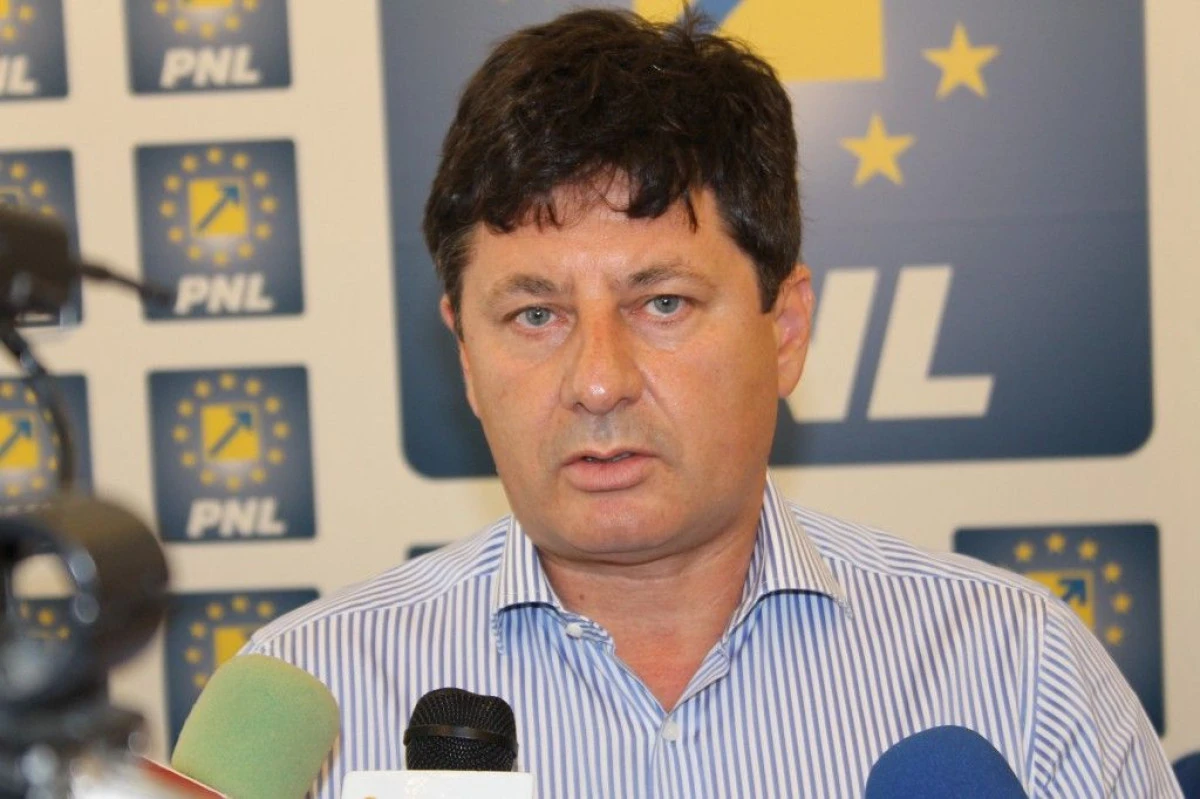 IUSTIN CIONCA: "ARADUL AR PUTEA AVEA MAI PUTINI PARLAMENTARI DE ANUL VIITOR"