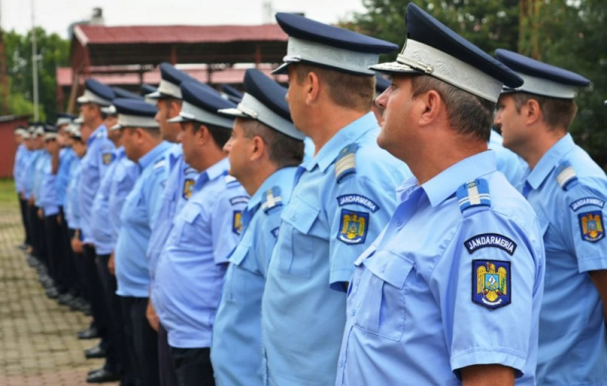 Jandarmeria Arad a avansat în grad 24 de cadre
