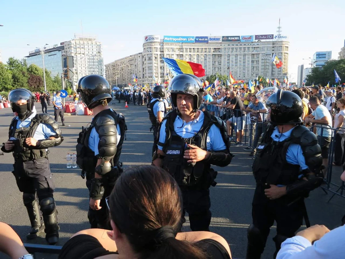 Jandarmeria Română, după violențele de la miting: Intervenția a fost justificată