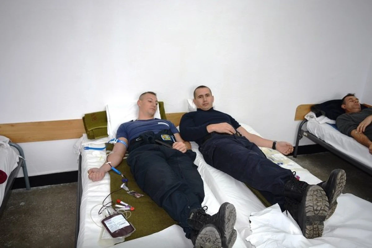 Jandarmii arădeni au donat peste 8000 ml. de sânge