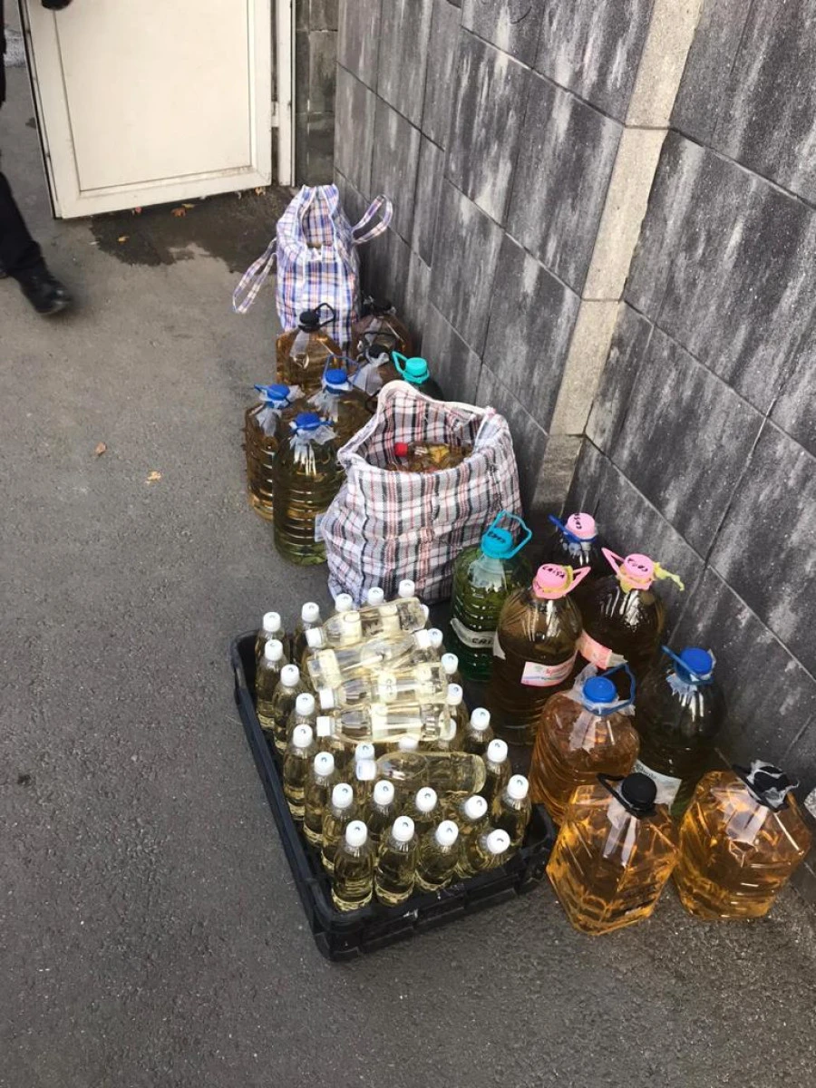 Jandarmii au confiscat peste 130 de litri de alcool într-o acțiune desfășurată în piețele din Arad