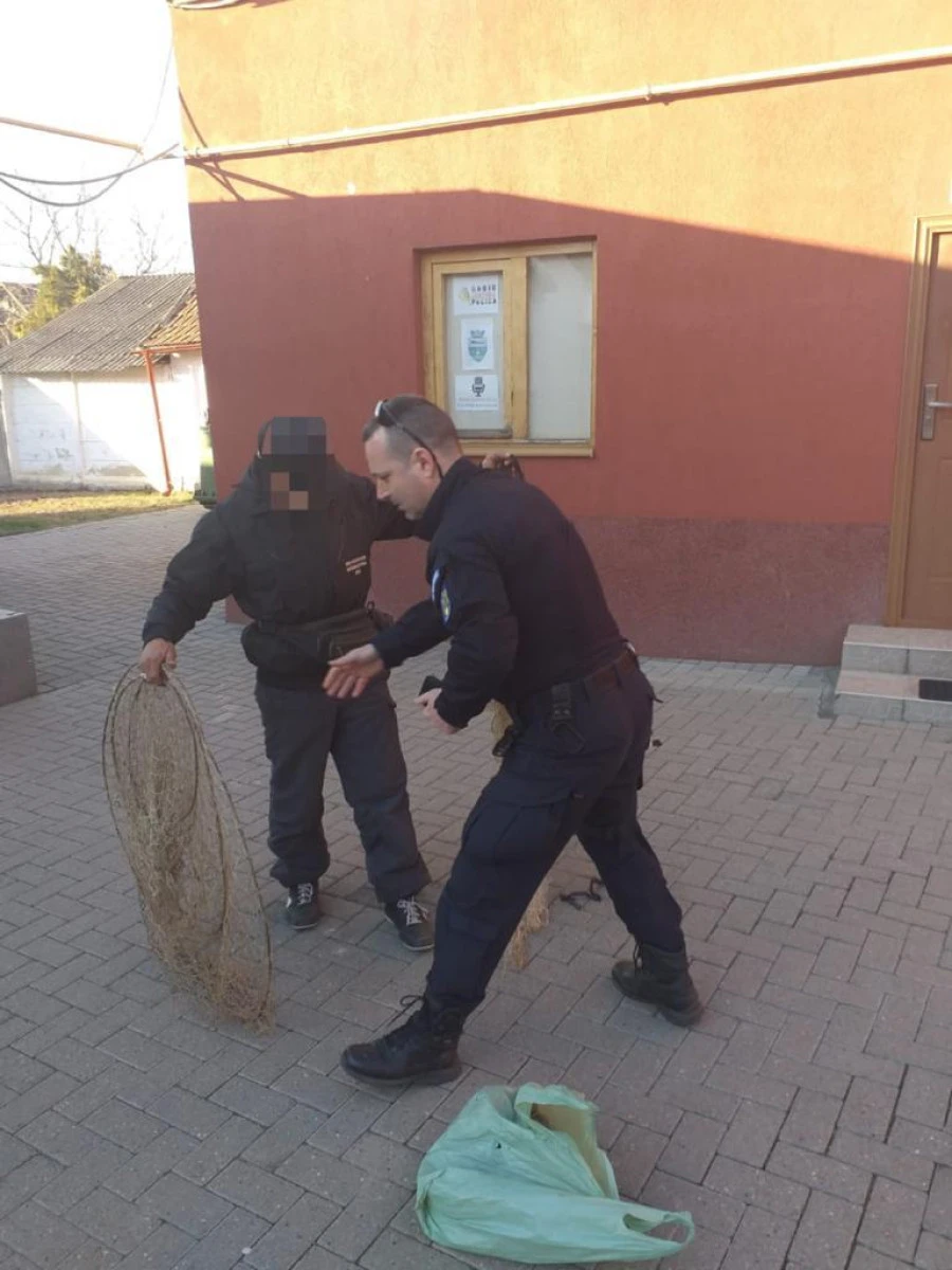 Jandarmii au prins un braconier, pe malul Mureșului