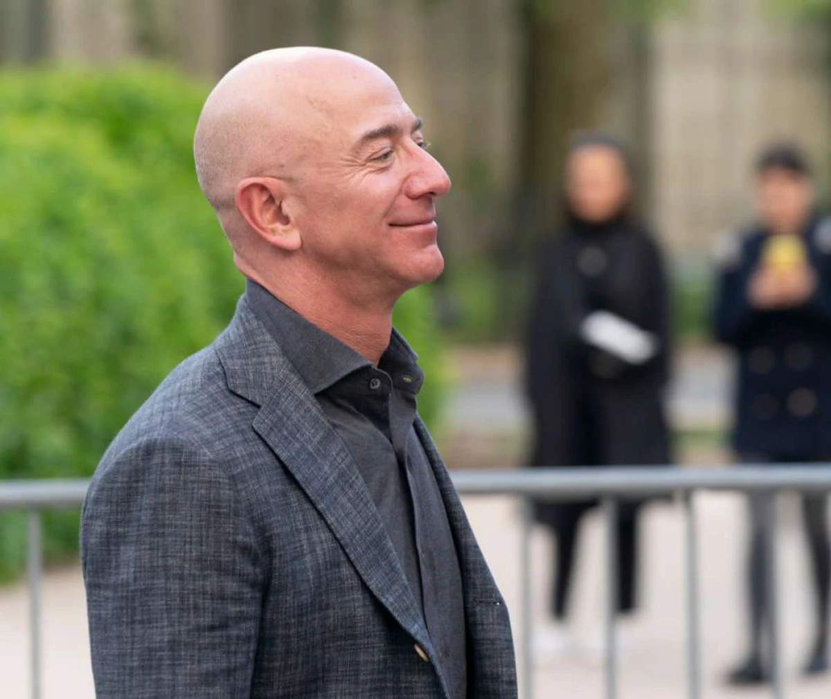 Jeff Bezos, dat în judecată de o menajeră pentru discriminare rasială