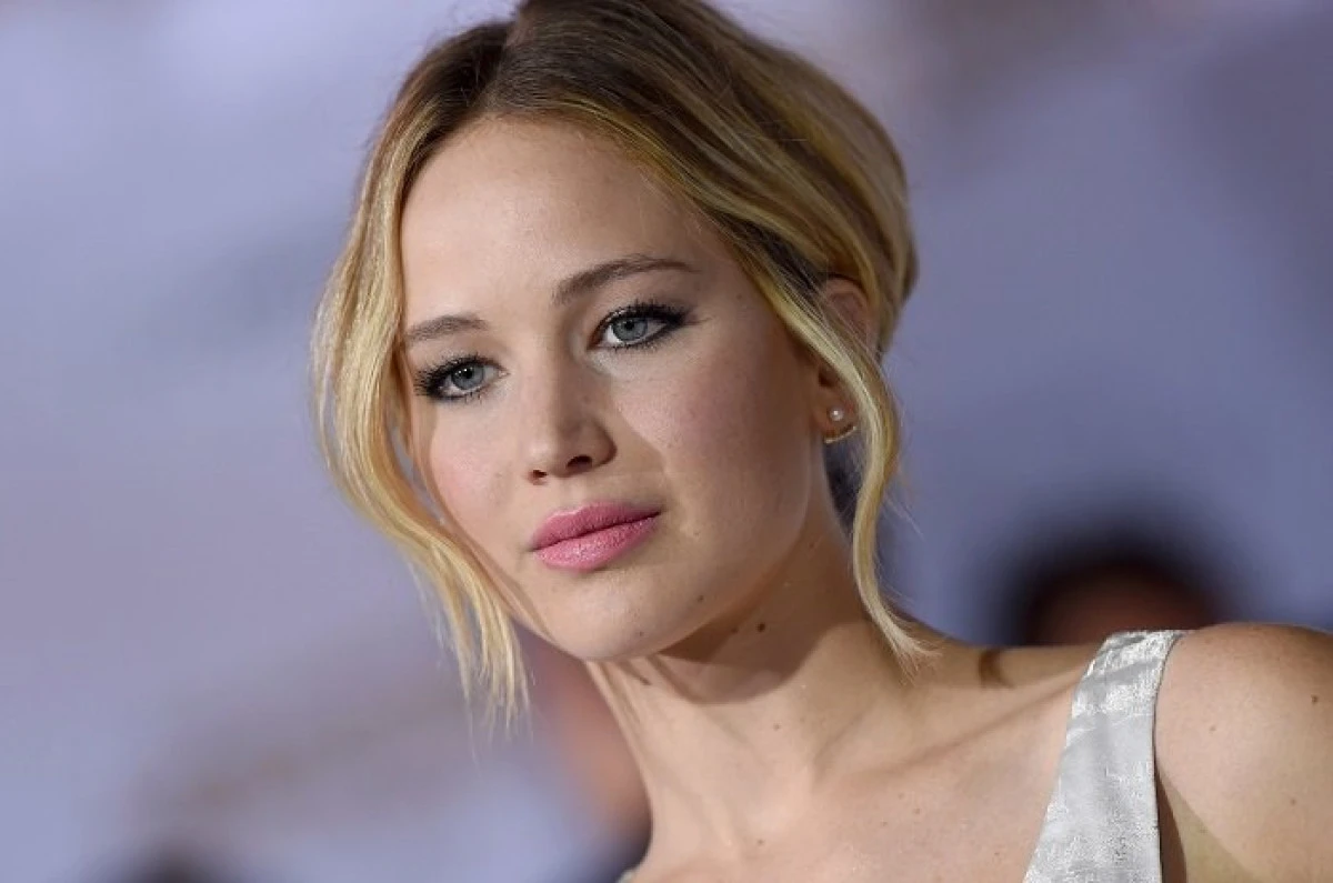 Jennifer Lawrence, obligată să stea dezbrăcată la o coadă pentru a intra la un casting
