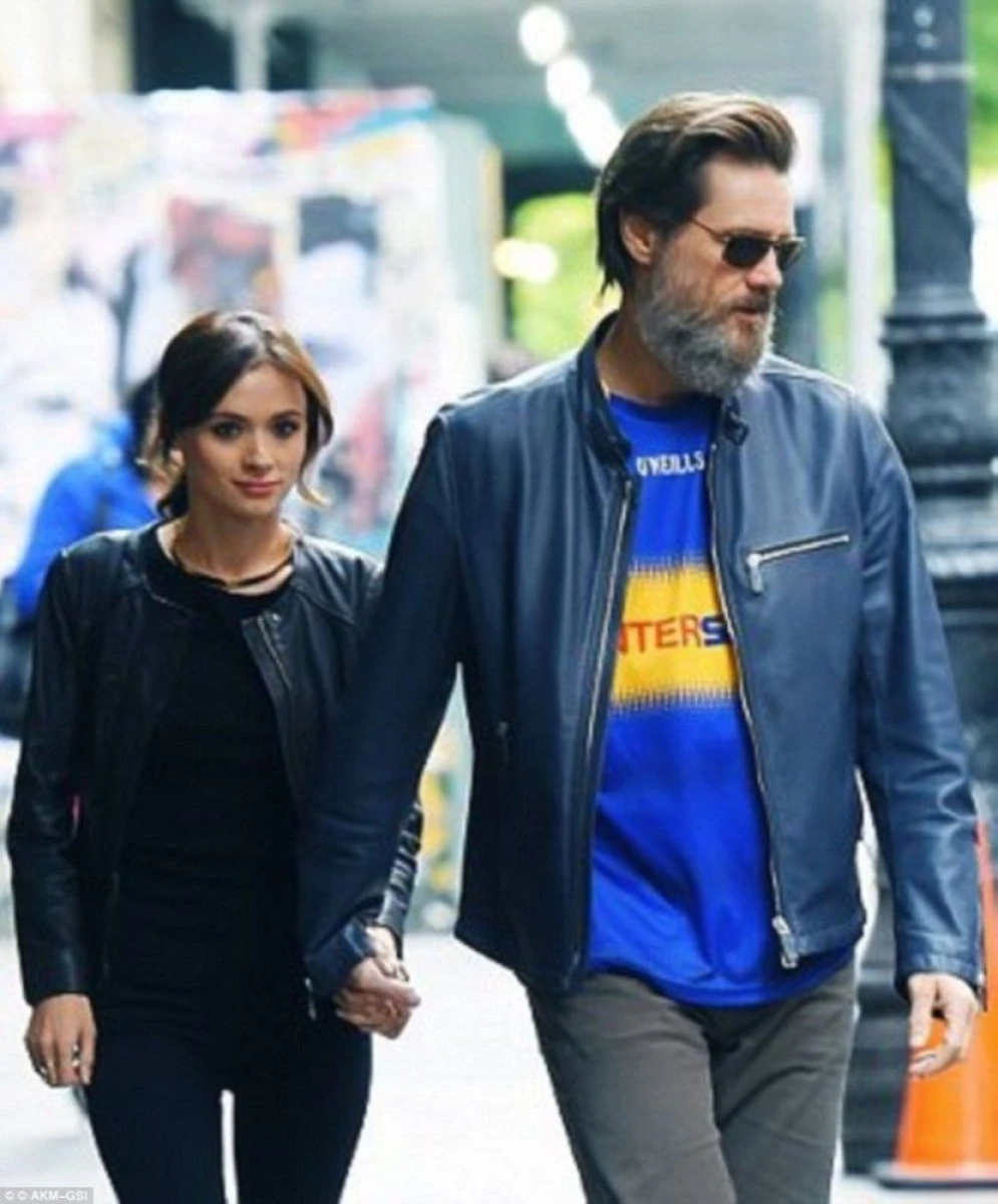 JIM CARREY A FOST DAT ÎN JUDECATĂ PENTRU MOARTEA FOSTEI LUI IUBITE