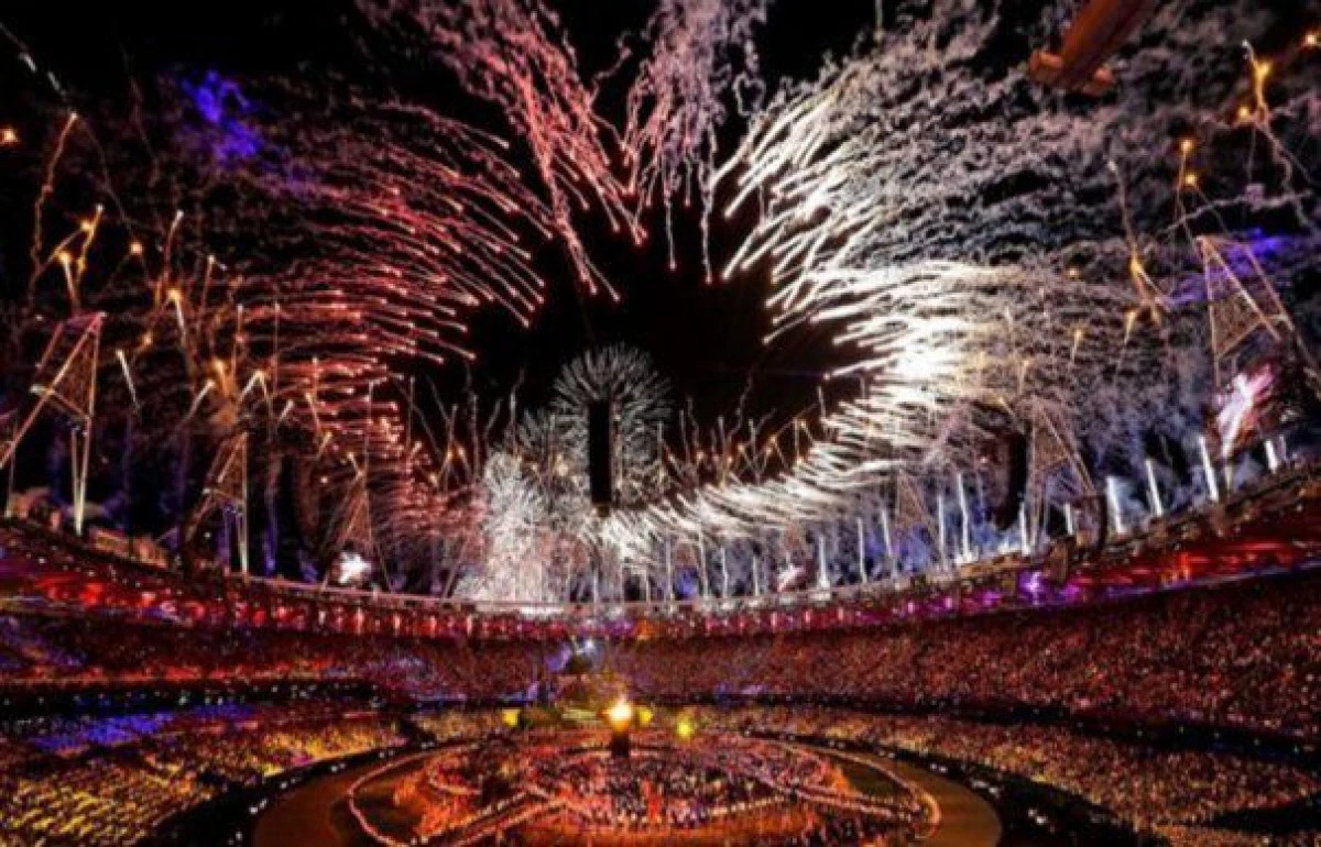 JOCURILE OLIMPICE AU FOST DESCHISE DE O CEREMONIE SPECTACULOASĂ