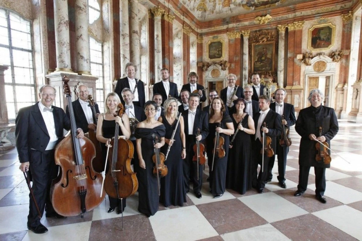 JOHANN STRAUSS ENSEMBLE, IN TURNEU LA ARAD, IN DECEMBRIE
