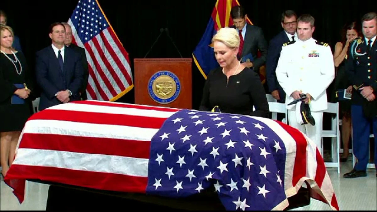 John McCain, înmormântat cu onoruri militare