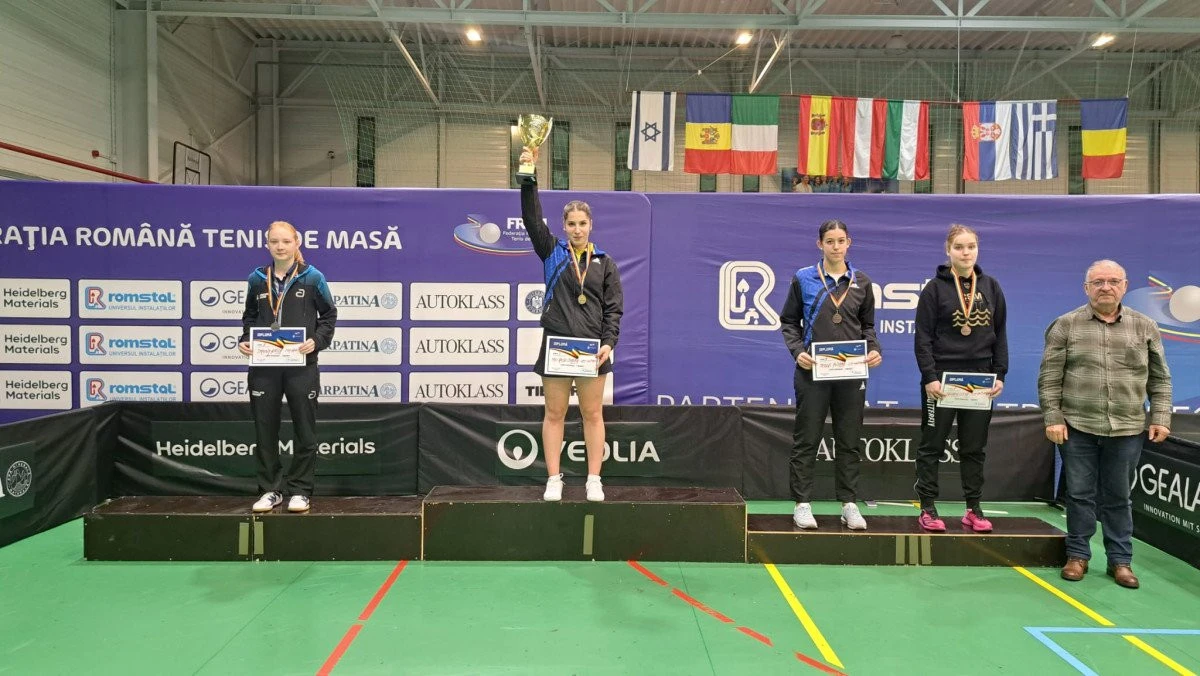Jucătoarea arădeană de tenis de masă Adela Strună a luat argintul la Cupa României de tineret