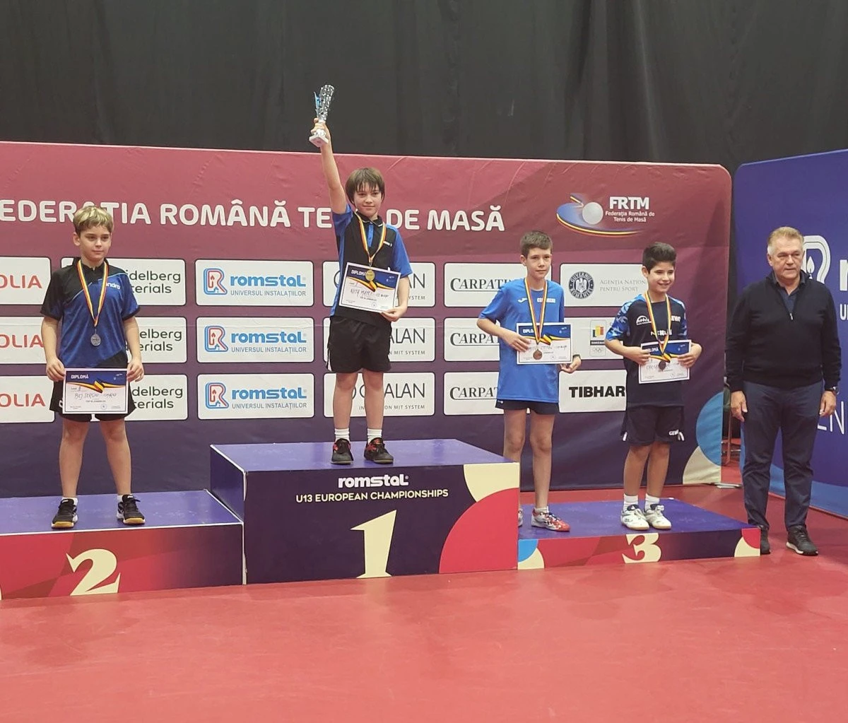 Jucătorul arădean de tenis de masă Sergiu Bej a luat argintul la Top 16, categoria sub 11 ani