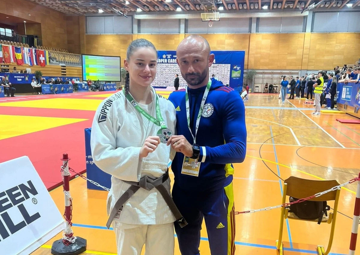 Judoka Amelia Paven se bate pe tatami, la Europenele de cadeți