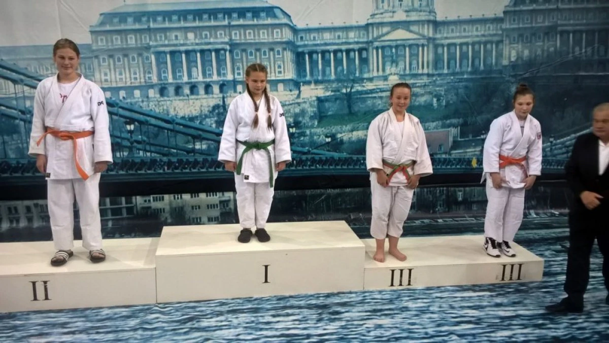 JUDOKA DE LA CSM ARAD AU URCAT PE PODIUM LA BUDAPESTA