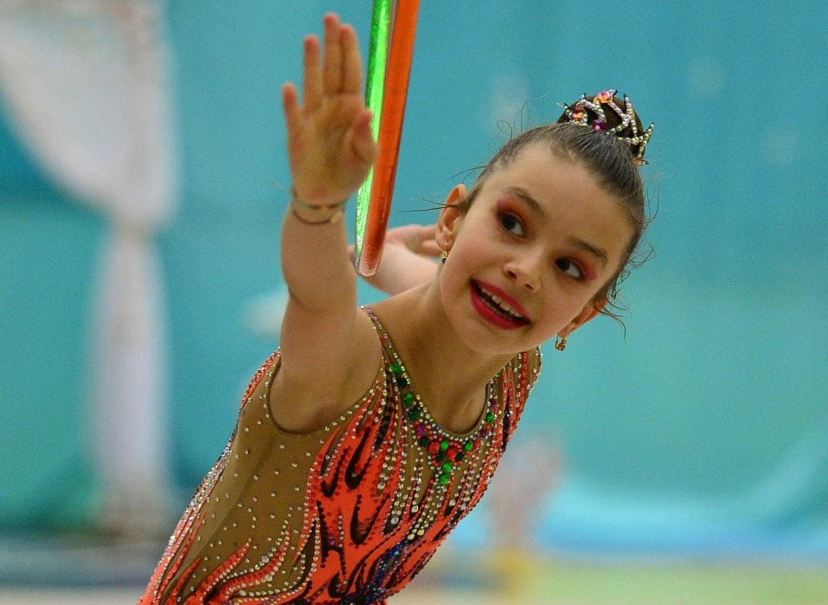 Junioarele mici de la CSM Arad au urcat pe podiumul național la ritmică: Mara Cercel - campioană la 9 ani, medalii pentru echipe!