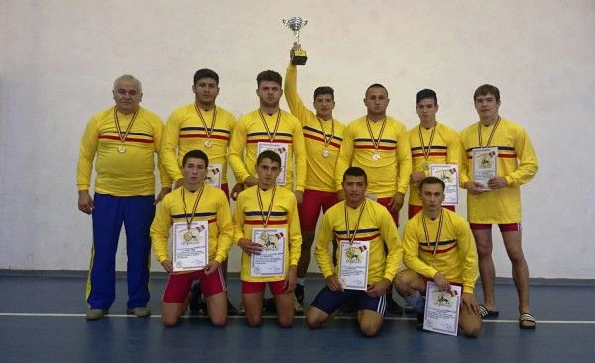 JUNIORII DE LA ASTRA ARAD, CAMPIONI NATIONALI LA LUPTE GRECO-ROMANE