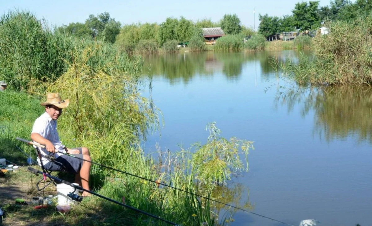 JURNALIŞTII ARĂDENI S-AU ÎNTRECUT LA PESCUIT SPORTIV