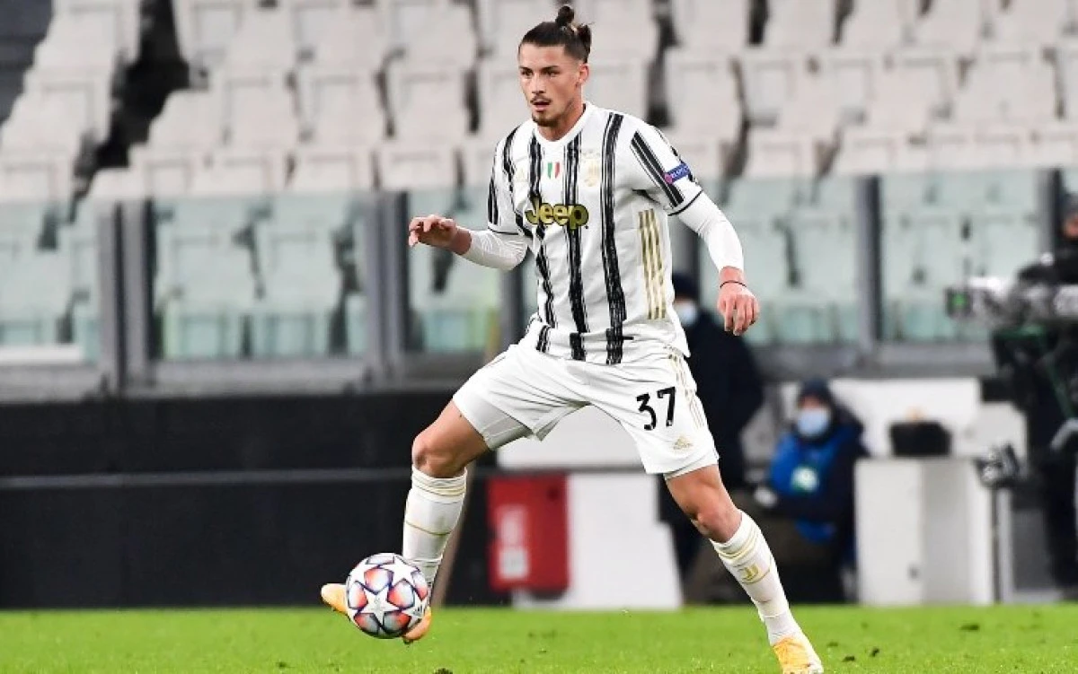 Juventistul Drăguşin şi "perla" lui FCSB, convocaţi pentru stagiul naţionalei U19 de la Arad!