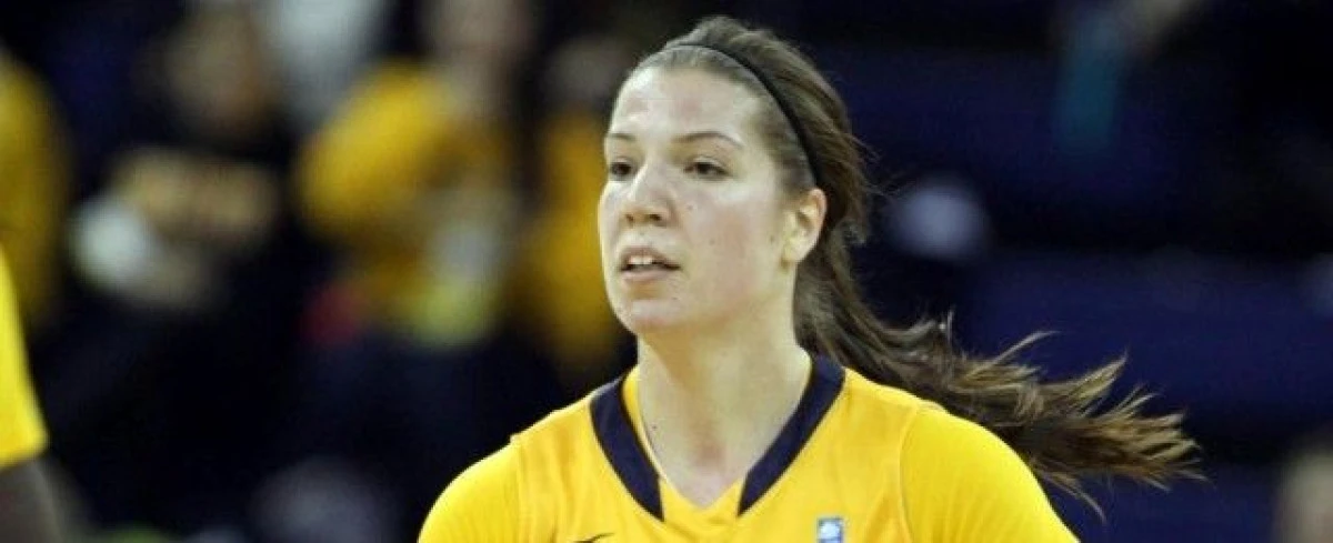 KATHERINE PLOUFFE SI MEIGHAN SIMMONS, IN ECHIPA IDEALA A LIGII EUROPEI CENTRALE