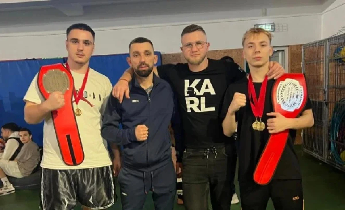 Kickboxerii de la Blitz Team Arad s-au remarcat la prima competiție a anului