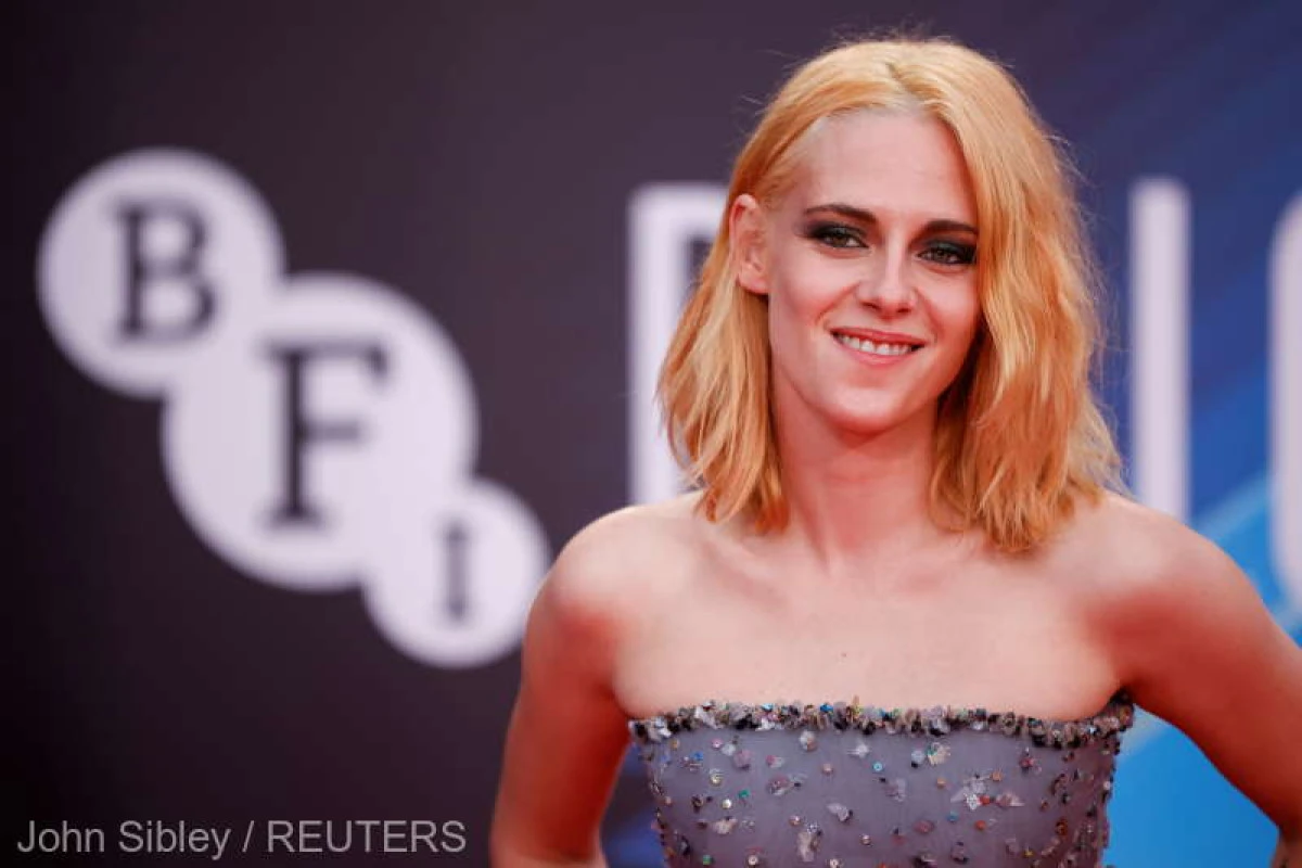 Kristen Stewart s-a logodit cu scenarista şi actriţa Dylan Meyer