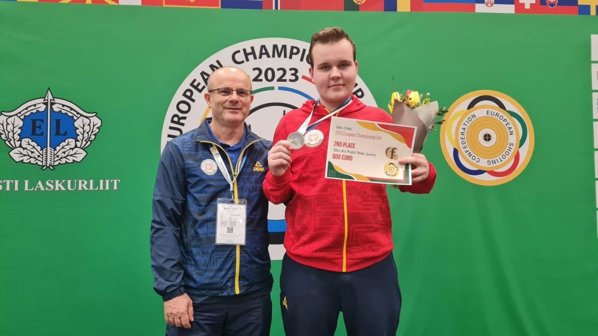 La doar 18 ani, scrie istorie pentru tirul arădean: pistolarul Luca Joldea este vicecampion european de juniori!
