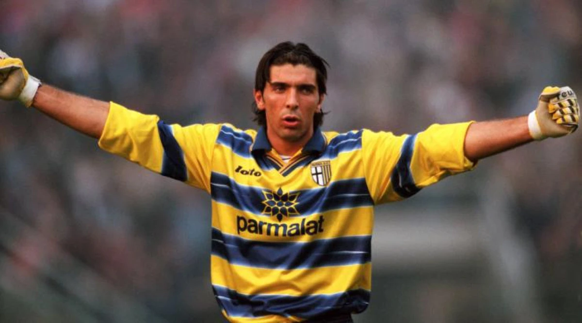 Legendarul Gianluigi Buffon a devenit, oficial, coleg cu arădeanul Dennis Man