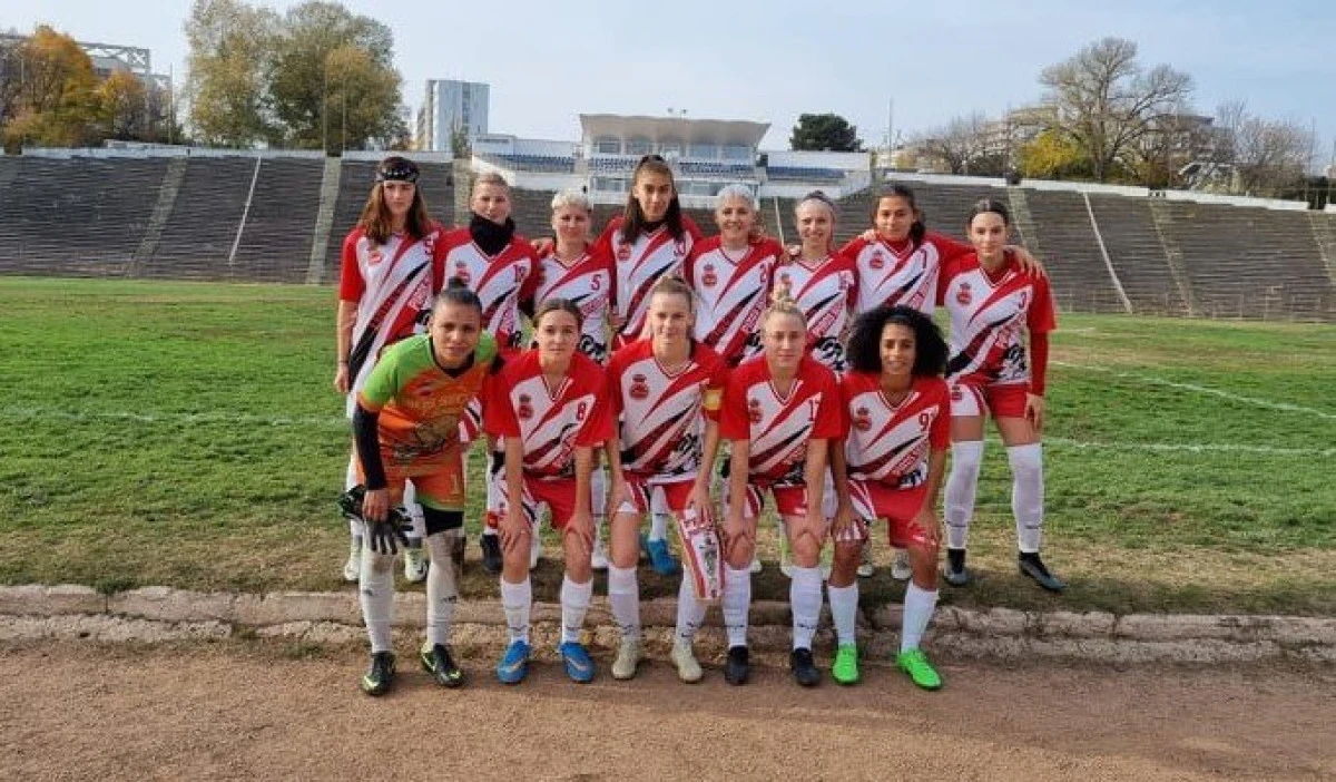 "Leoaicele" de la Piroş au defilat pe Dunăre şi se menţin pe loc de play-off
