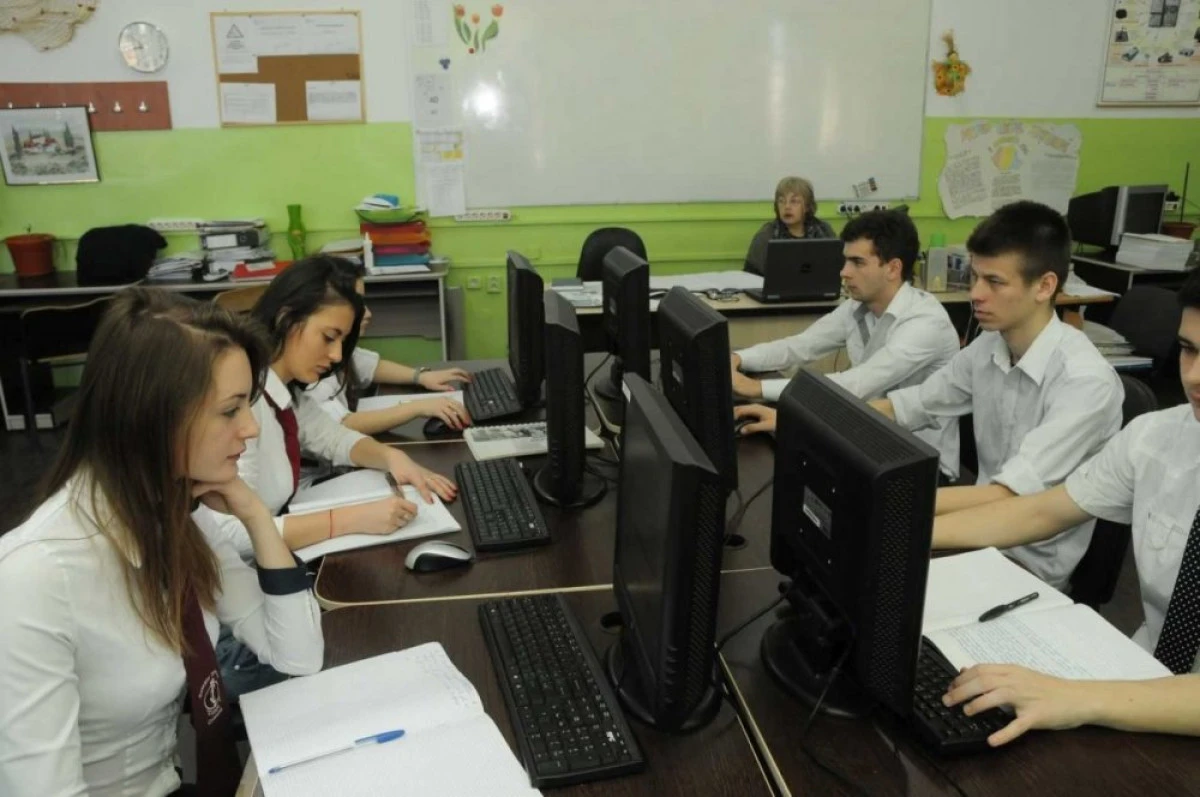LICENȚE ANTIVIRUS GRATUITE PENTRU LICEENII ROMÂNI, ÎNCEPÂND DE LUNI