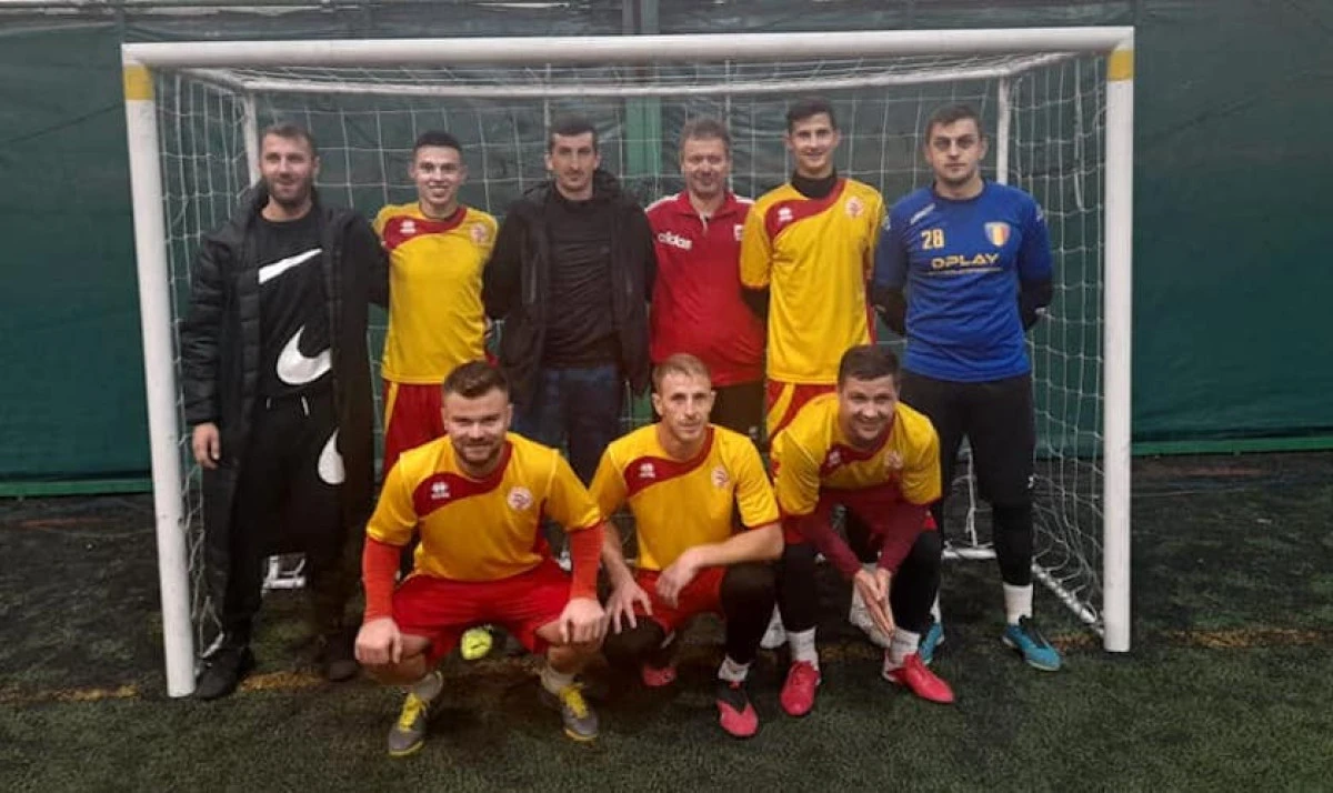 Liderul Ligii DeSavoia, Flamura Roşie, a câştigat Cupa Stelelor la minifotbal