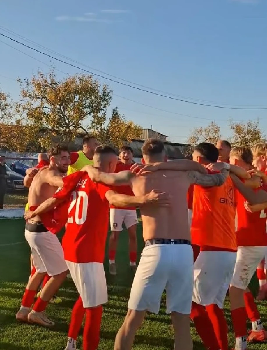 Liga 4 Arad se reia în weekend. Luptă strânsă pentru primul loc