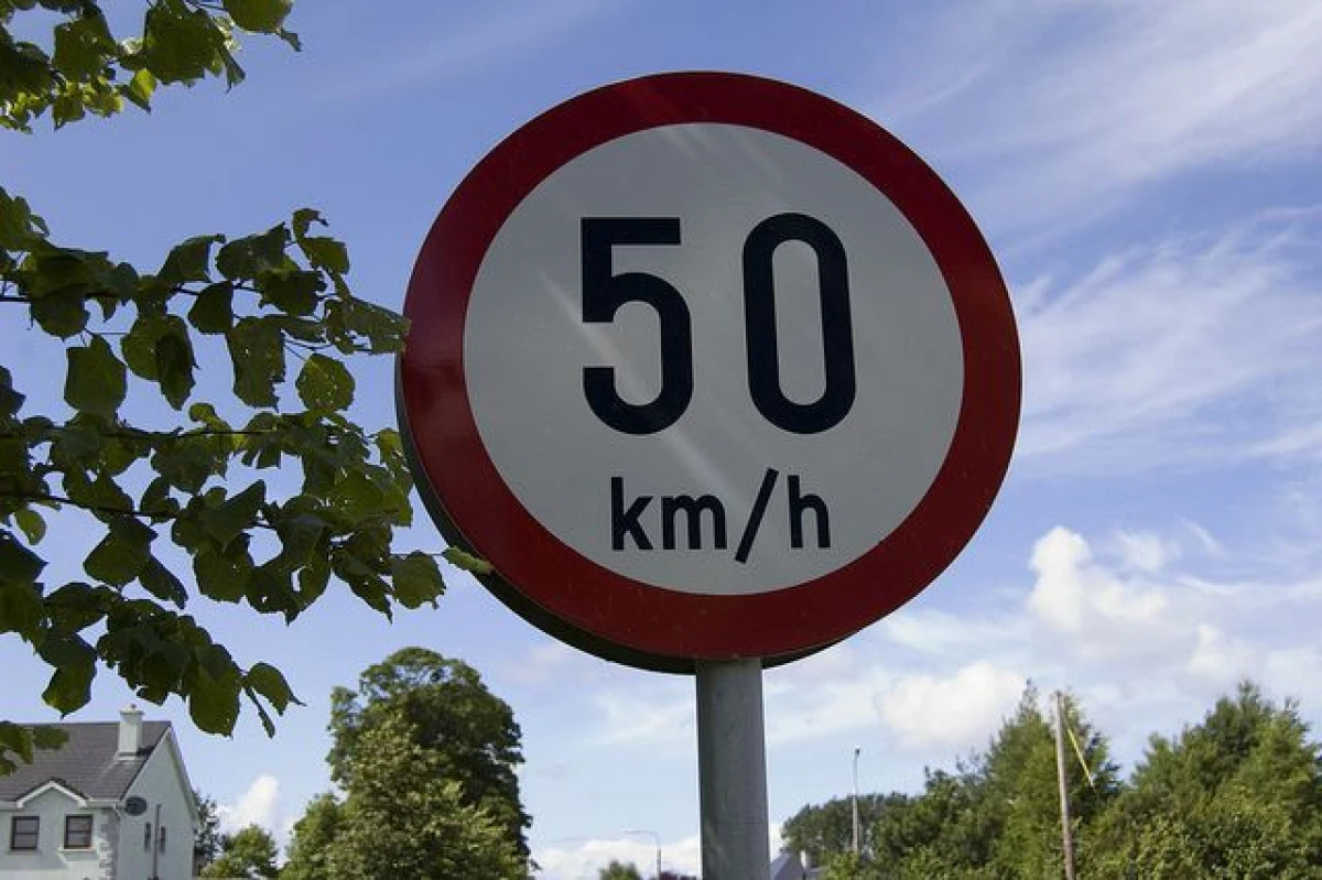 LIMITAREA VITEZEI SUB 50 KM/H ÎN LOCALITĂŢI AR PUTEA FI INTERZISĂ