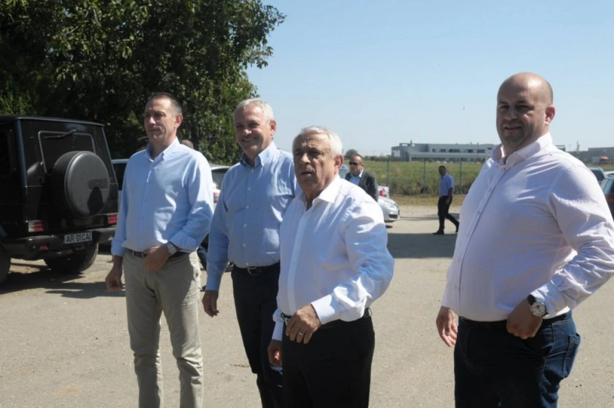 Liviu Dragnea a uimit în timpul vizitei de la Arad. Vezi cu ce i-a surprins pe toţi! (FOTO)