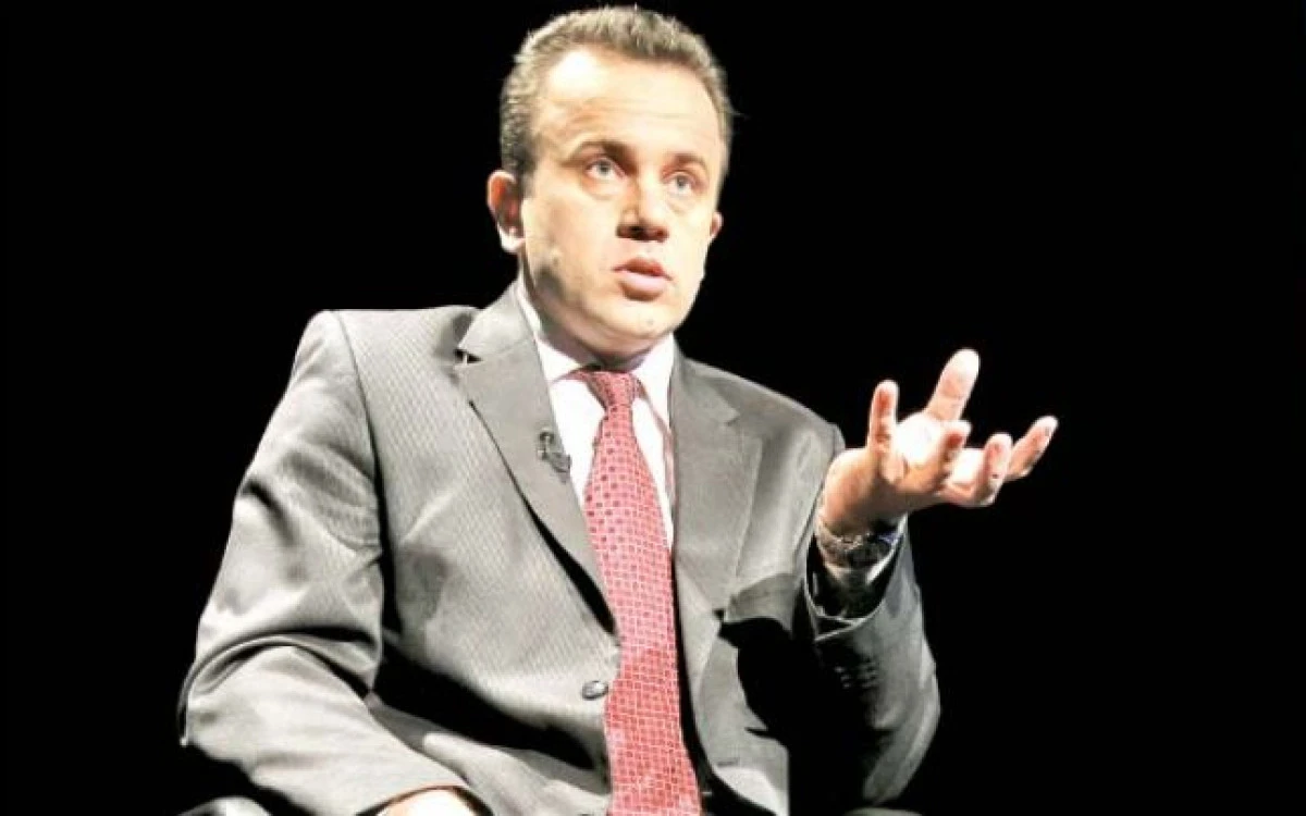 Liviu Pop: ”500 de şcoli ar putea fi comasate cu alte unităţi de învăţământ”