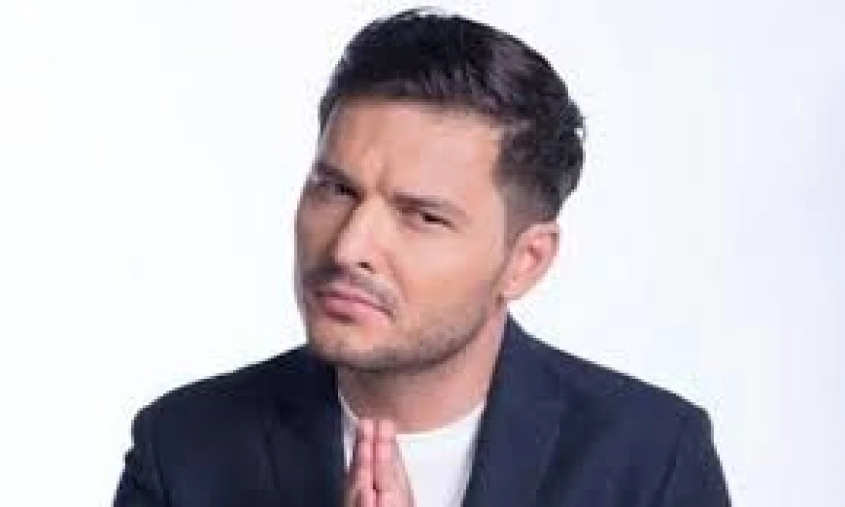 LIVIU VÂRCIU S-A TATUAT