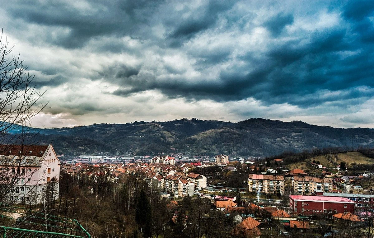 Locuri de muncă în Petroșani. Oferte în vânzări sau domenii tehnice