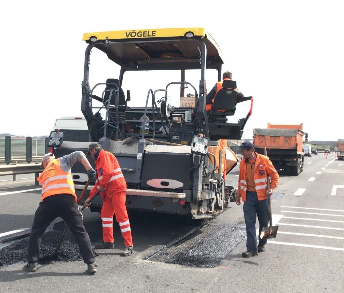 Lucrări pe autostrada Deva - Nădlac. Se circulă pe o singură bandă