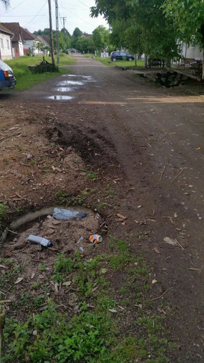 Lucrările autorităţilor din Gurahonţ, un pericol pentru oameni (FOTO)