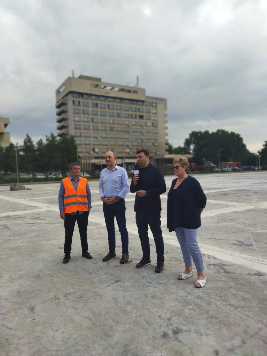 Lucrările la terenul de sport de la Moise Nicoară avansează și ar putea fi gata înainte de termen