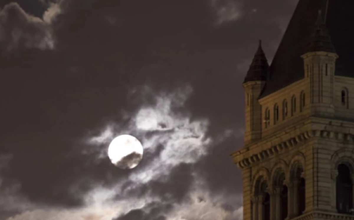 Luna, din ce în ce mai mică. Ce spun cercetătorii
